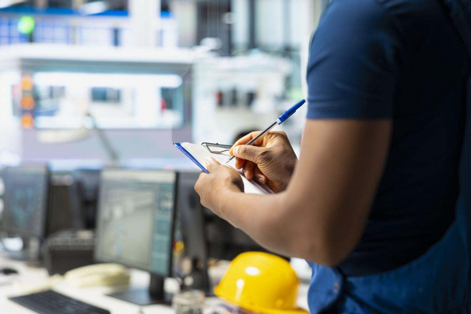 Atelier de fabrication aéronautique de haute précision Heratech, usinage et parachèvement de pièces complexes